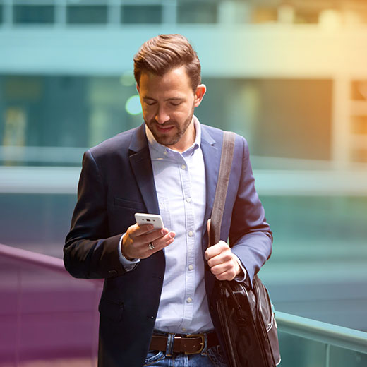 man-met-telefoon